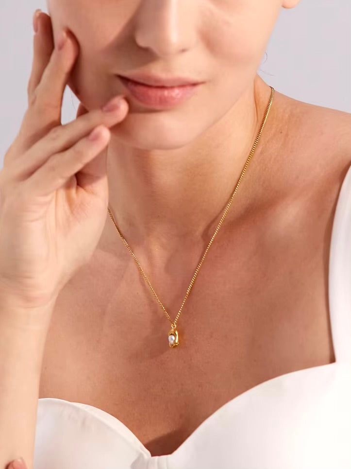 Lucie Necklace