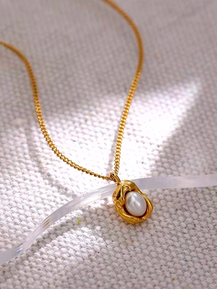 Lucie Necklace