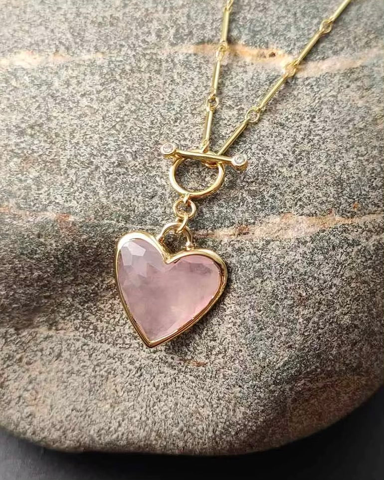 Rose Quartz Pierre Necklace