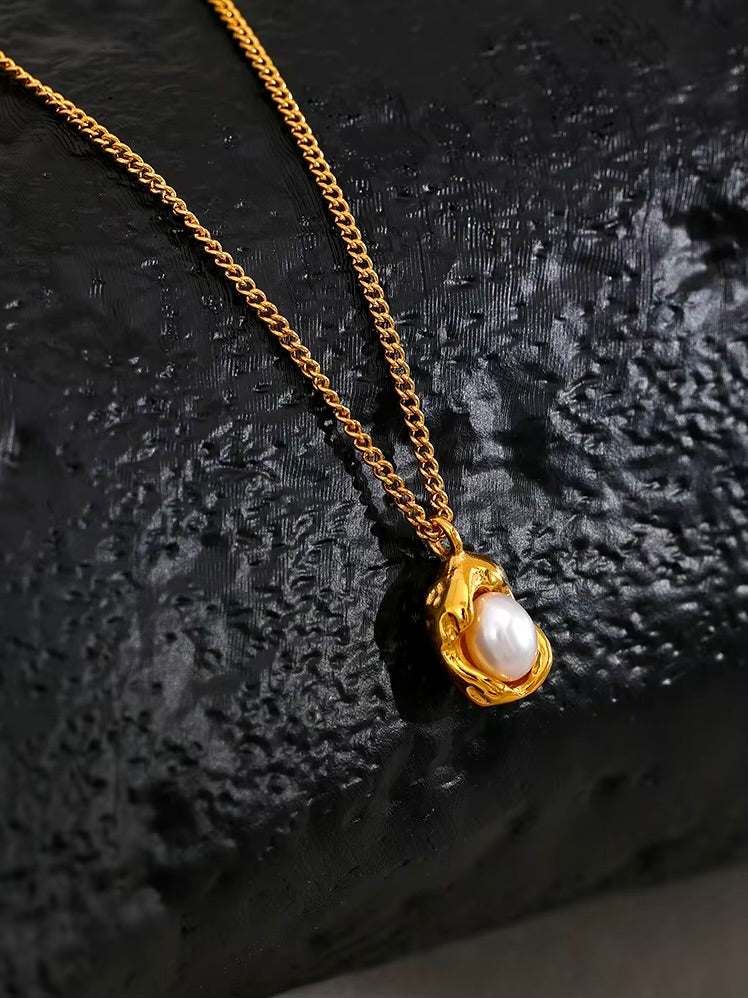 Lucie Necklace