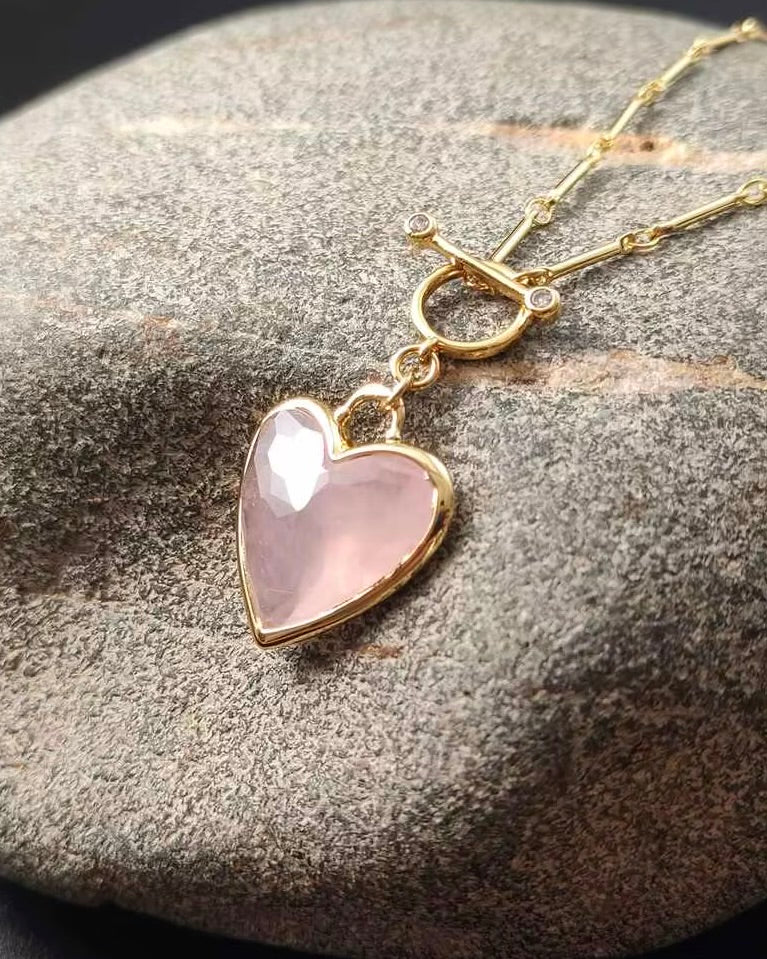 Rose Quartz Pierre Necklace