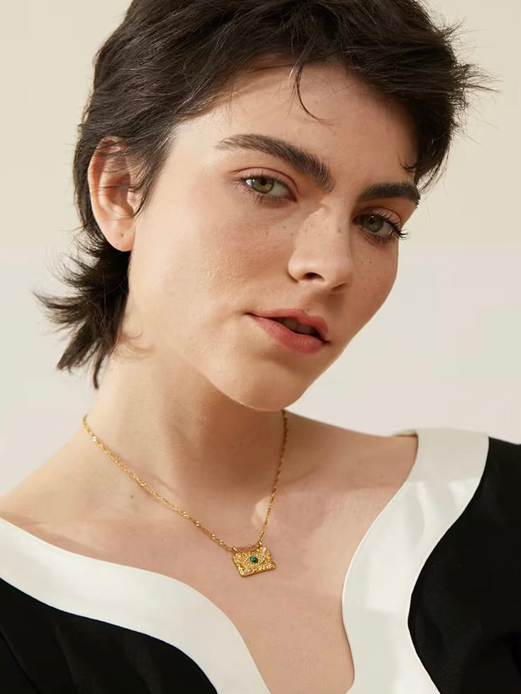 Étreinte Solaire Necklace