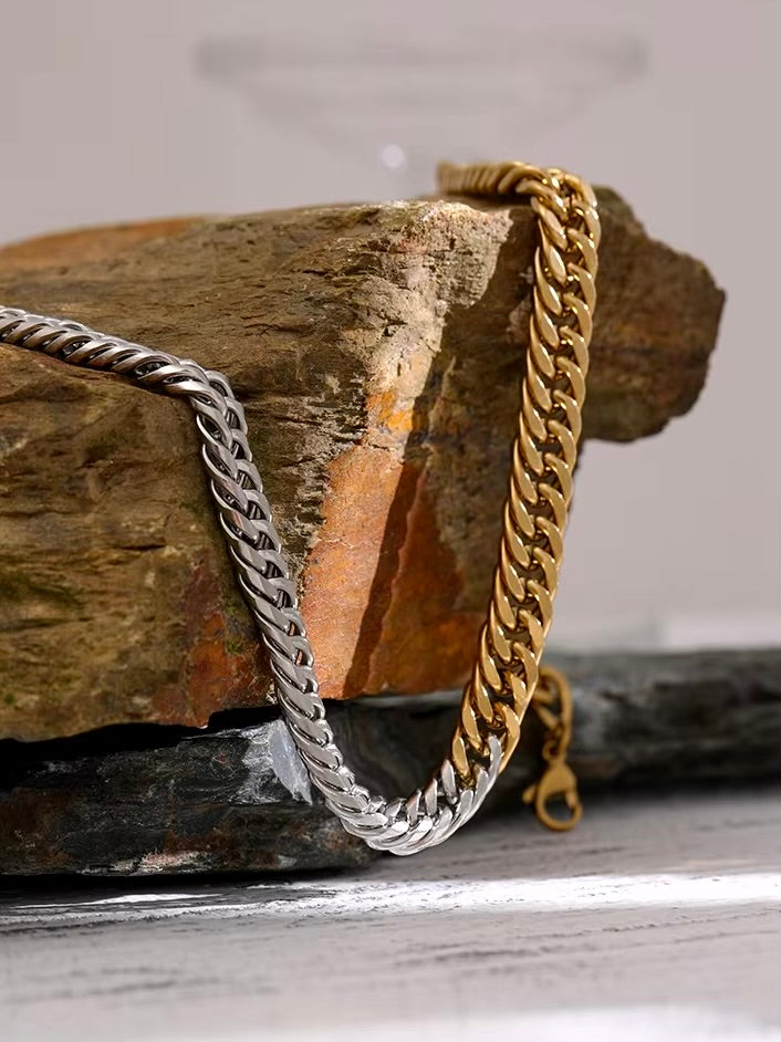 Demi-Lune Necklace