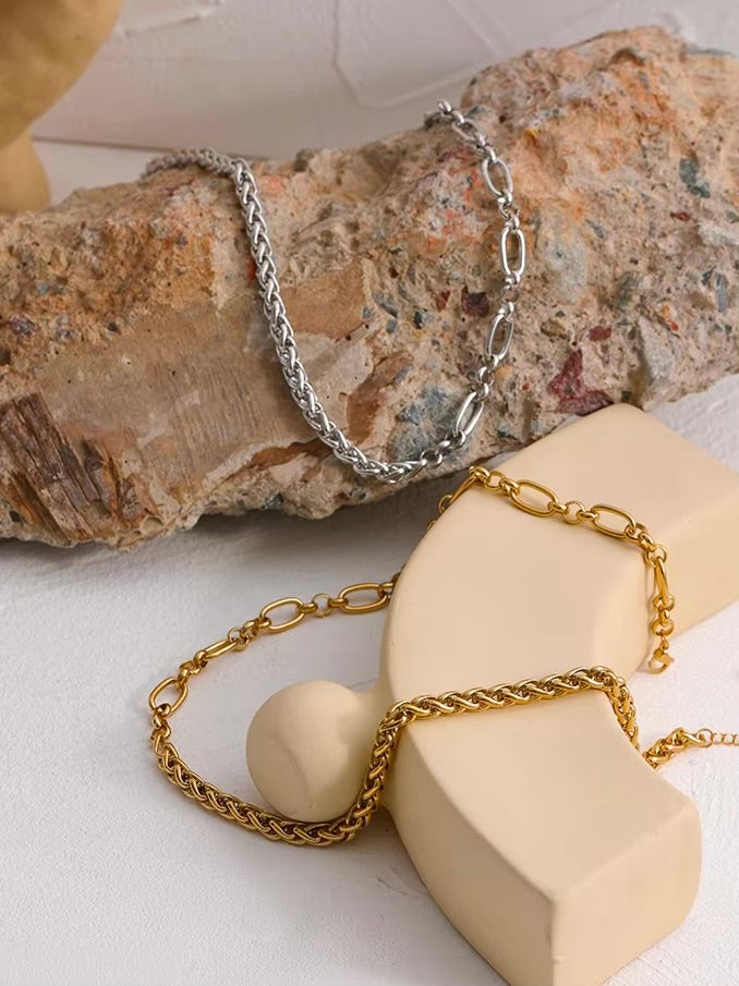 Étoile Necklace