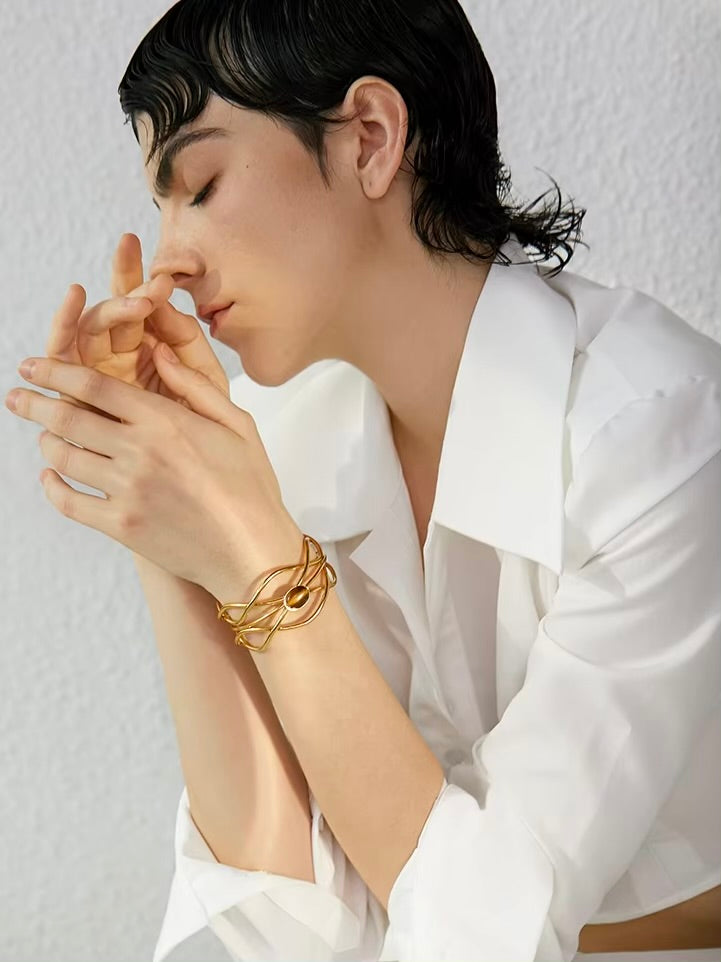 Baiser Cuff