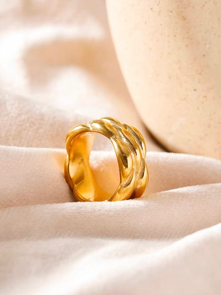 Manon Ring